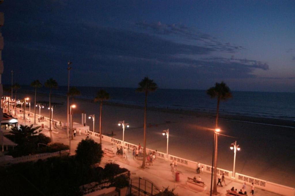 Апартаменти Cadiz Paseo Maritimo Playa Victoria Frontal Mar Екстер'єр фото